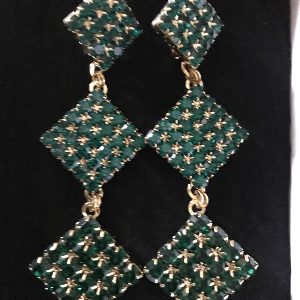 NWT Alessandra Rich Brilliant Emerald Earrings